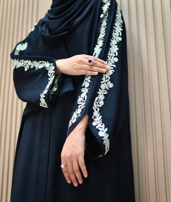 BLUSH - Image 5
