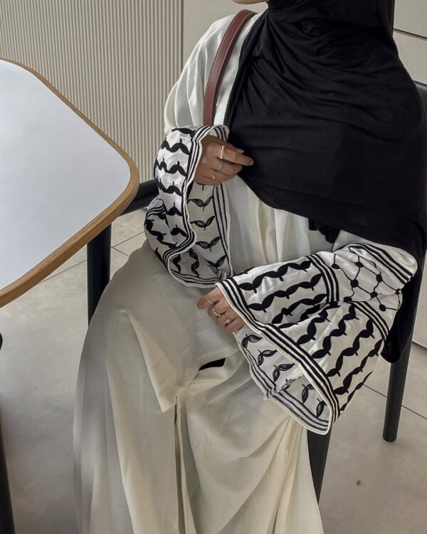 Keffiyeh Abaya - Image 3